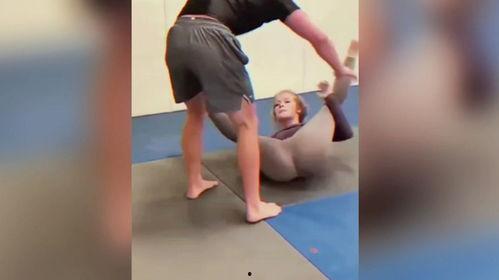 男子摔跤视频